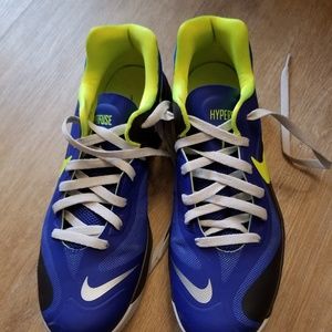 Men's Nike tennis shoes